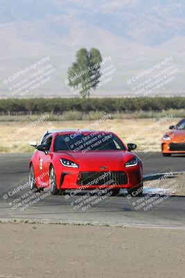 media/Sep-15-2024-Speed Ventures (Sun) [[7a54f7ed2f]]/86 Group/Session 1 (Outside Grapevine)/